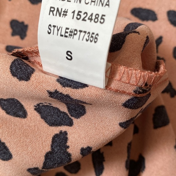 Papermoon Claudia Ruched Sleeve Blouse Coral and black size small top - Picture 7 of 7